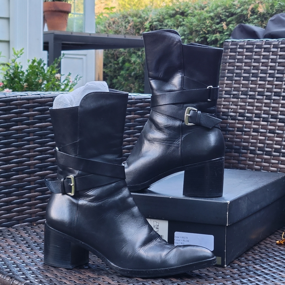 BCBG MAXAZRIA Leather Boots
